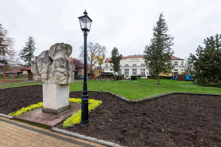 Ciechocinek, kujawsko-pomorskie / Poland - November, 17, 2020: A park in an autumn scenery in a small town. A place of relaxation for spa patients. Autumn season.のeditorial素材