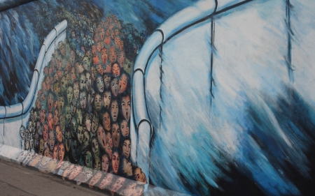 east side gallery wall of berlinのeditorial素材