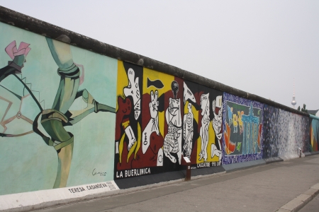 east side gallery of berlin wallのeditorial素材
