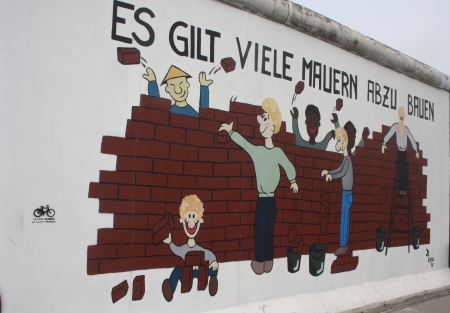 east side gallery wall of berlinのeditorial素材