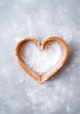 a bowl of salt in a heart shapeの素材