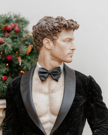 Elegant male statue in formal attireの素材