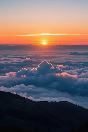 Sunrise over the clouds at Doi Inthanon National Park, Chiang Mai, Thailandの素材