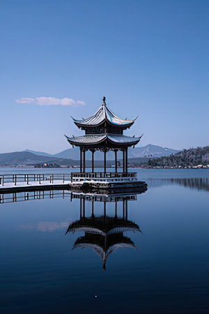 Pavilion on the lake at Hangzhou West Lake, Chinaの素材