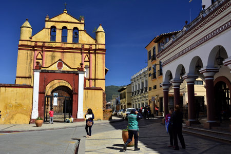 Yellow Church of the colonial city of San Cristobal de las Casas, in the state of Chiapas, south of Mexicoのeditorial素材