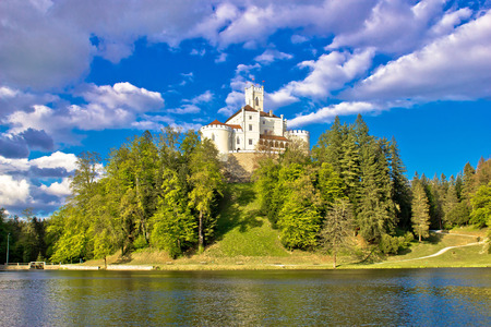 Odyllic lake hill castle of Trakoscan in Zagorje, Croatiaの写真素材