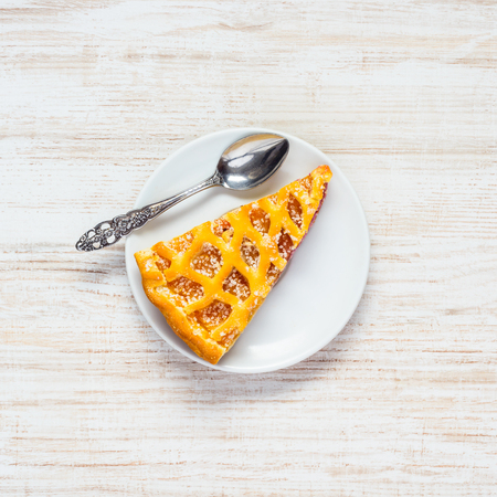 Slice of Apple Pie cake Served on White Plateの写真素材