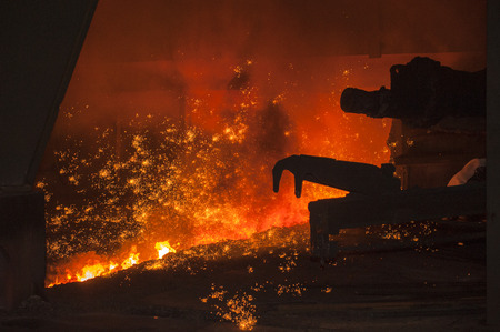 Steelmaking plant and steelmaking workshop