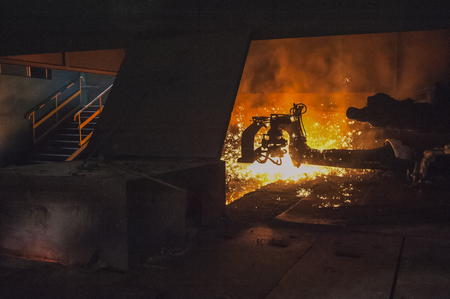Steelmaking plant and steelmaking workshop