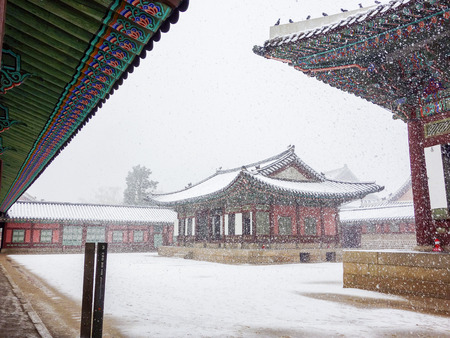 Snow in winter at jingfugong palace in Seoul, South Koreaのeditorial素材