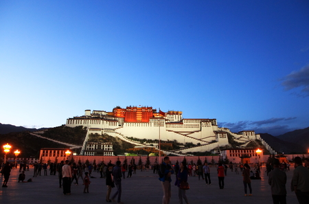 Potala Palace night viewのeditorial素材