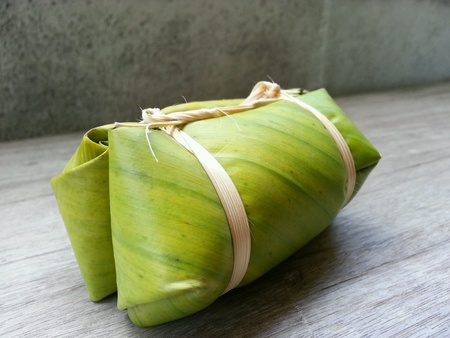 Thai sweet called \ &quot;Khao Tom Mat \&quot; or \ &quot;Khao Tom Pad \&quot; is made form Bananas and Sticky Rice. \ N \ n.の素材