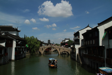 Other bridges  Chinese Shanghai Qibao town, is located in the southwest of Shanghai City, Jiangnan scenery, butalso has a long cultural connotations of the ancient town in the history of the bridge, the picturesque buildings and in a continuous line of toのeditorial素材