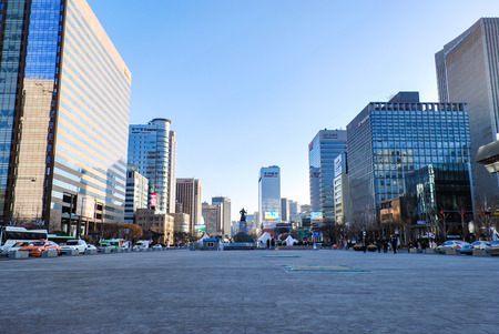 SEOUL, SOUTH KOREA - JANUARY 27th 2017: Urban park surrounding by skycrappers at public recreation walkway in Seoul, South Korea.のeditorial素材