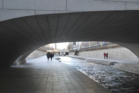 SEOUL, SOUTH KOREA - JANUARY 27th 2017: Urban park surrounding by skycrappers at Cheonggyecheon public recreation walkway in Seoul, South Korea.のeditorial素材