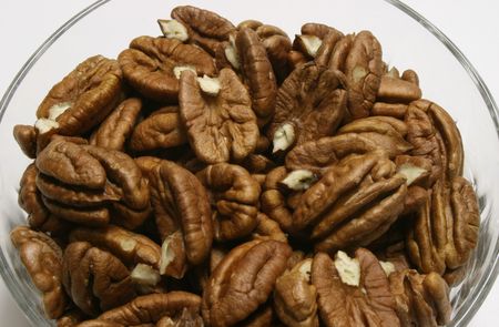A bowl of pecans
