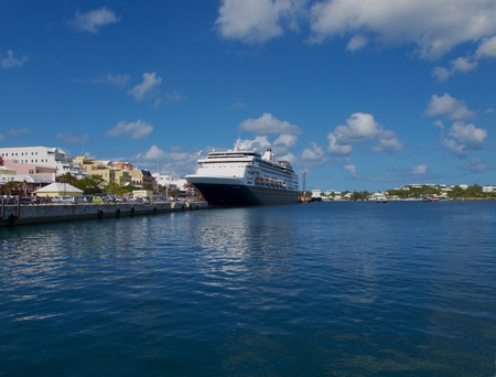 A Cruise Ship docked right along the sidewalk in Hamilton, Bermuda 06/11のeditorial素材