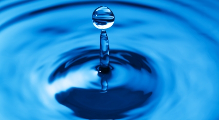 Real water drop splash の写真素材
