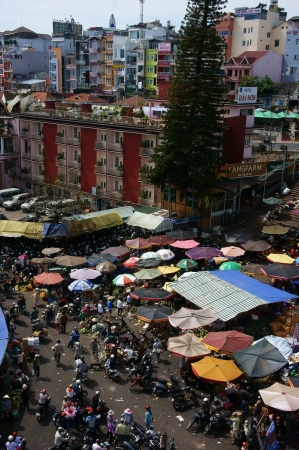  Crowded, busy scene  s market with crowd of people go to markets to buy goods repair for Tet  Lunar New Year  in Da Lat, Viet Nam on February 8, 2013のeditorial素材