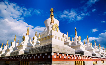 Daocheng White Pagoda