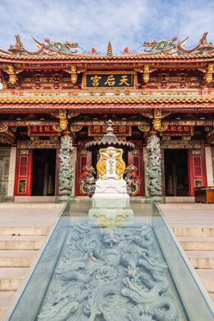 The ancient city of Taierzhuang, Zaozhuang, Shandong, the magnificent ancient building Tianhou Palaceのeditorial素材