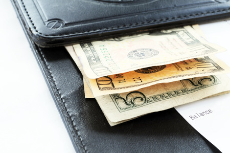 check with cash in cafe