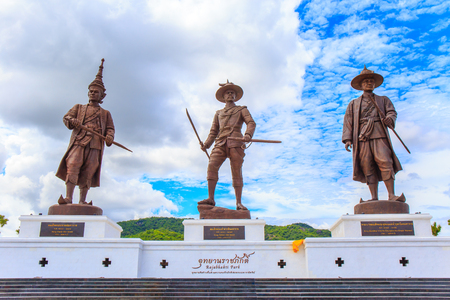 RATCHAPAK PARK, HUA HIN ,THAILAND-OCTOBER 11,2015 :Great Giant 7 King Statues at Ratchapak Park, Hua Hin, Thailand.のeditorial素材