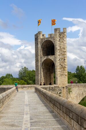 BESALU, SPAIN - MAY 26, 2014: Gate to BesalÃº seen from the entrance to the cityのeditorial素材