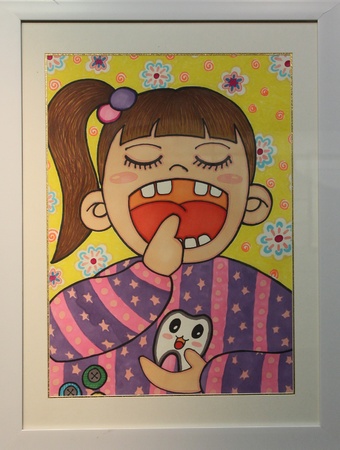 Painting of a girl character holding a toothのeditorial素材