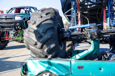 car sports heavyweight, front-wheel drive machine.