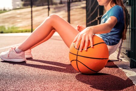 バスケットシューズの写真 イラスト素材一覧 3 665件 ストックフォトのamanaimages Plus