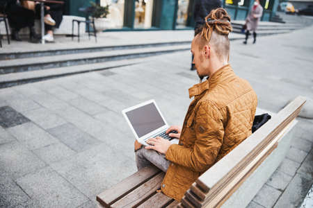 Living and working in the rhythm of big city