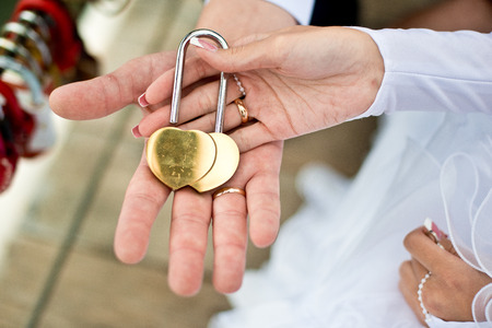 newlyweds broadcast padlockの写真素材