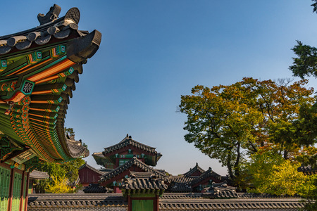 Autumn changdeokgung palaceのeditorial素材