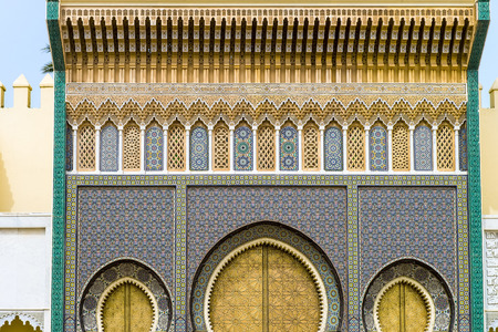 The golden Gate of the palace in fez Moroccoのeditorial素材