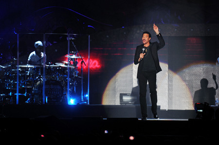 PRAGUE, CZECH REPUBLIC - OCTOBER 20, 2012: US singer Lionel Richie During the his performance in Prague, Czech Republic, October 20, 2012.のeditorial素材