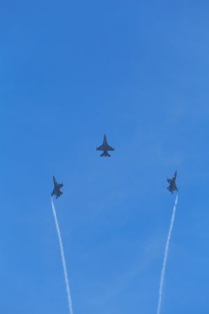 Air Show F-16 Fighting Falconの写真素材
