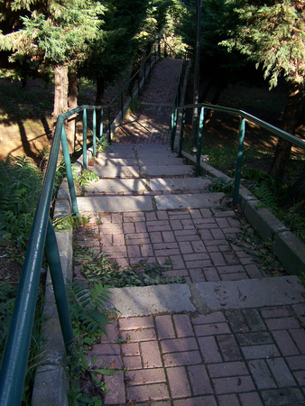 Cobblestone stairs (down)