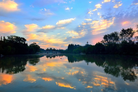Landscape view of a lake during dawnの写真素材
