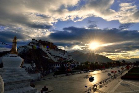 Potala Palace during sunriseのeditorial素材