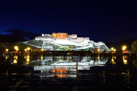Potala Palace landscape view during the nightのeditorial素材