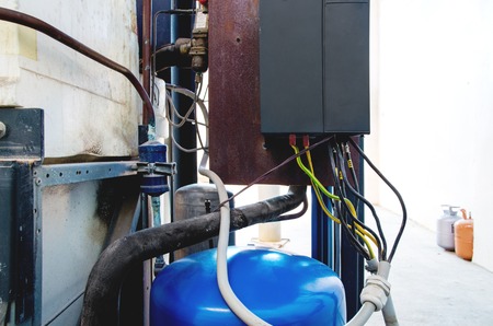Variable speed drive inverter converter, unit for voltage stabilization