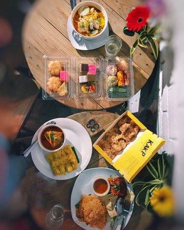 Traditional and modern malay foodsの素材