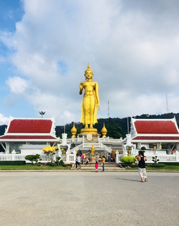 Buddha statue at Hatyaiの素材
