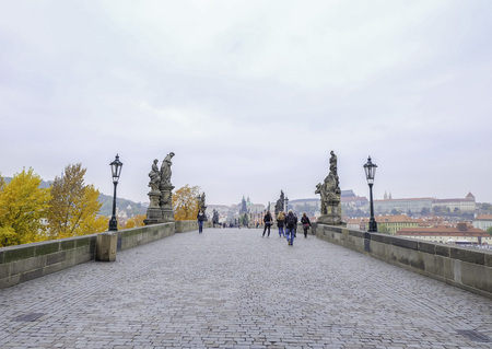Path on Charles Bridge in early morning, Prague, Czech Republicの写真素材