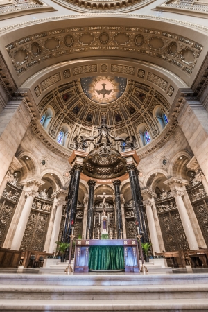 SAINT PAUL, MINNESOTA - JULY 16: Interior of Cathedral of Saint Paul, July 16, 2013.のeditorial素材