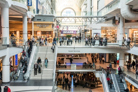 TORONTO, ON, CANADA - OCTOBER 30: Very busy corridor in Eaton Center mall, the largest mall in downtown Toronto, in Toronto Canada on October 30, 2013のeditorial素材