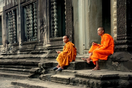 Buddhist monks in Angkor Watのeditorial素材