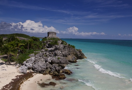 Tulum temple by the ocean shoreの写真素材