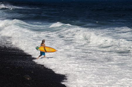 Surfer looking into the break looking at the wavesの写真素材